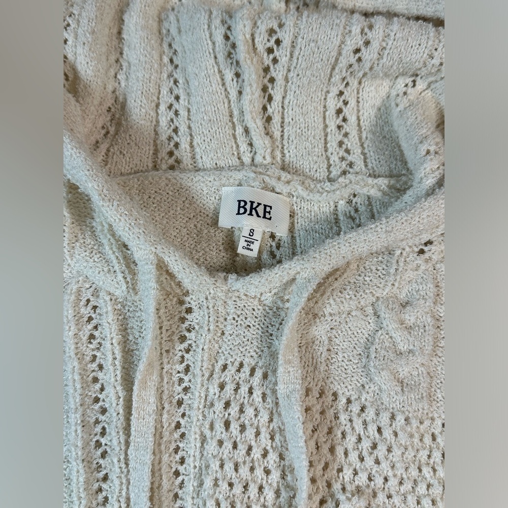 BKE Mixed Stitch Hooded Sweater wide semi crop cream women’s size small - Picture 3 of 8